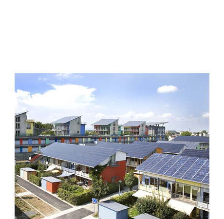 Viviendas sostenibles alimentadas mediante energía solar fotovoltaica en el barrio solar.